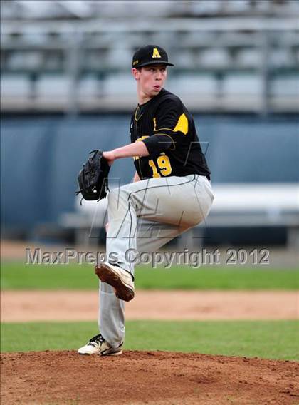 Thumbnail 1 in Hand vs. Amity Regional (SCC Semifinal) photogallery.