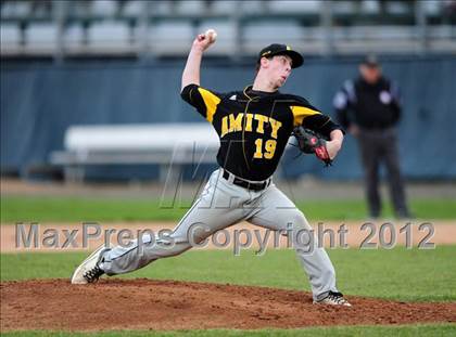 Thumbnail 1 in Hand vs. Amity Regional (SCC Semifinal) photogallery.
