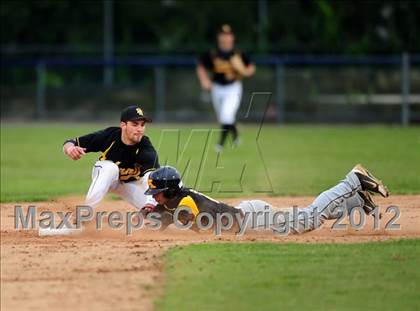 Thumbnail 3 in Hand vs. Amity Regional (SCC Semifinal) photogallery.