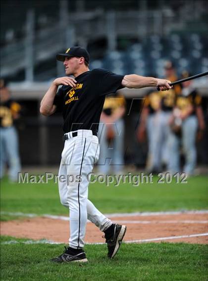 Thumbnail 2 in Hand vs. Amity Regional (SCC Semifinal) photogallery.