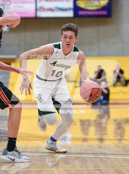 Thumbnail 2 in Manitou Springs vs. Sterling (CHSAA 3A Great 8) photogallery.