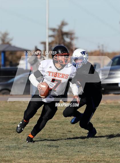 Thumbnail 2 in Hi-Plains vs. Cheyenne Wells (CHSAA 6-man Final) photogallery.