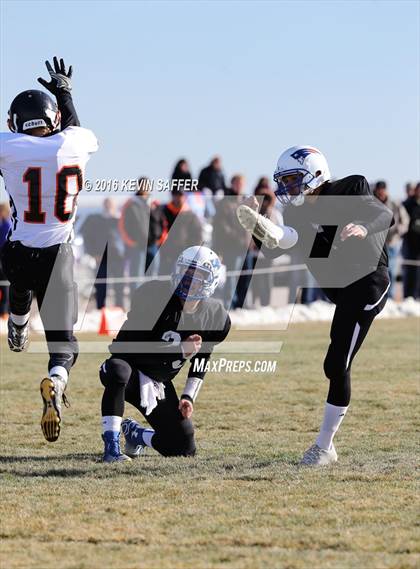Thumbnail 1 in Hi-Plains vs. Cheyenne Wells (CHSAA 6-man Final) photogallery.