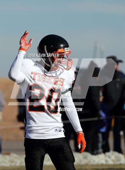 Thumbnail 2 in Hi-Plains vs. Cheyenne Wells (CHSAA 6-man Final) photogallery.