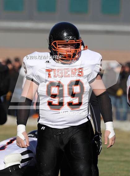 Thumbnail 3 in Hi-Plains vs. Cheyenne Wells (CHSAA 6-man Final) photogallery.