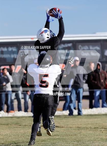 Thumbnail 2 in Hi-Plains vs. Cheyenne Wells (CHSAA 6-man Final) photogallery.