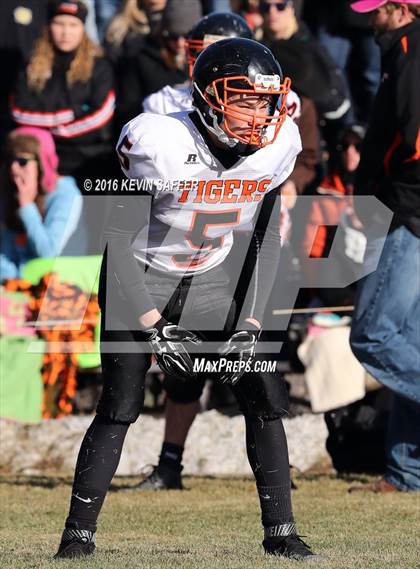 Thumbnail 2 in Hi-Plains vs. Cheyenne Wells (CHSAA 6-man Final) photogallery.
