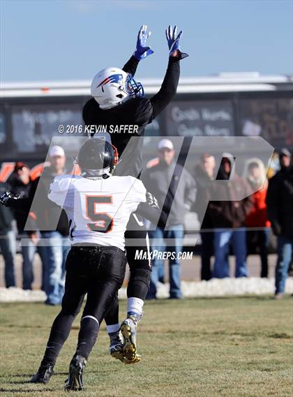 Thumbnail 1 in Hi-Plains vs. Cheyenne Wells (CHSAA 6-man Final) photogallery.