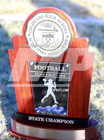 Thumbnail 2 in Hi-Plains vs. Cheyenne Wells (CHSAA 6-man Final) photogallery.