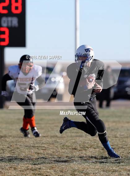 Thumbnail 3 in Hi-Plains vs. Cheyenne Wells (CHSAA 6-man Final) photogallery.