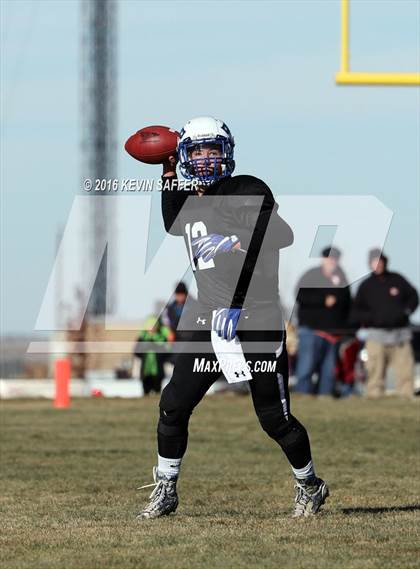 Thumbnail 3 in Hi-Plains vs. Cheyenne Wells (CHSAA 6-man Final) photogallery.