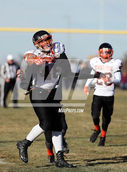Thumbnail 1 in Hi-Plains vs. Cheyenne Wells (CHSAA 6-man Final) photogallery.