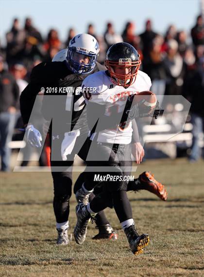 Thumbnail 2 in Hi-Plains vs. Cheyenne Wells (CHSAA 6-man Final) photogallery.