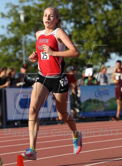 Thumbnail 1 in SJS Masters Track and Field (Girls Track Events) photogallery.