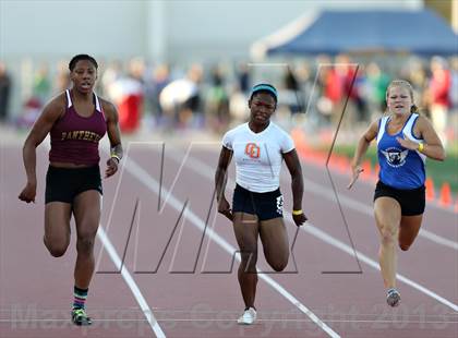 Thumbnail 1 in SJS Masters Track and Field (Girls Track Events) photogallery.