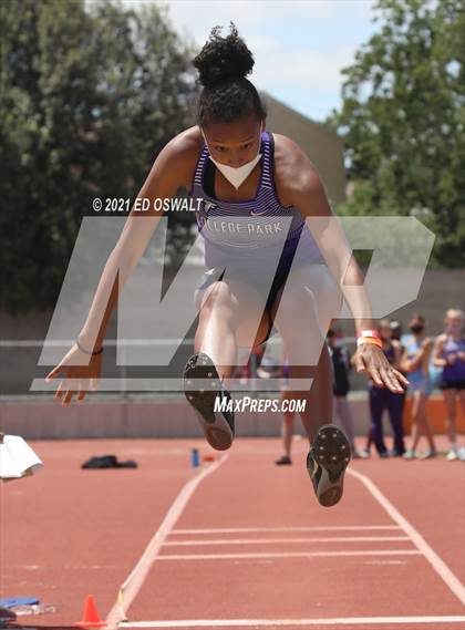 Thumbnail 1 in Pittsburg Relays (Long Jump/Triple Jump) photogallery.