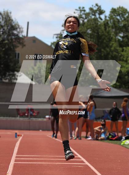Thumbnail 1 in Pittsburg Relays (Long Jump/Triple Jump) photogallery.