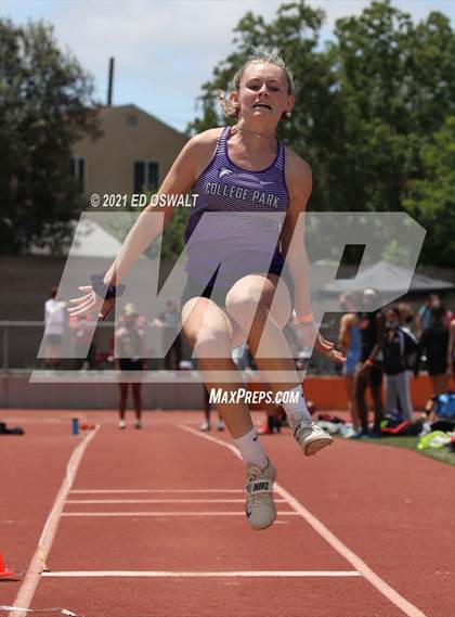 Thumbnail 1 in Pittsburg Relays (Long Jump/Triple Jump) photogallery.