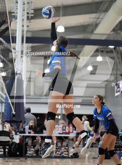 Thumbnail 3 in Waller vs. McMullen County (Legends Invitational) photogallery.