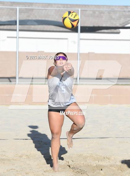 Thumbnail 1 in Estrella Foothills vs. Valley Christian (AIA Division II Pairs Semifinal) photogallery.