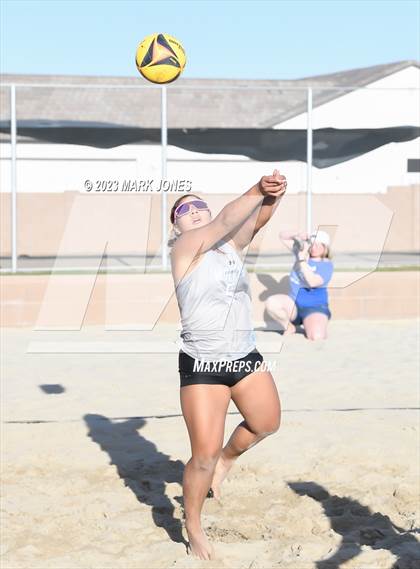 Thumbnail 1 in Estrella Foothills vs. Valley Christian (AIA Division II Pairs Semifinal) photogallery.