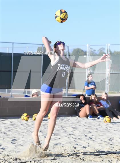 Thumbnail 2 in Estrella Foothills vs. Valley Christian (AIA Division II Pairs Semifinal) photogallery.