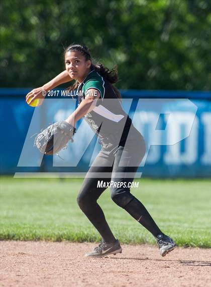 Thumbnail 3 in Yorktown vs. Kingston (NYSPHAA Class AA Regional Semifinal) photogallery.