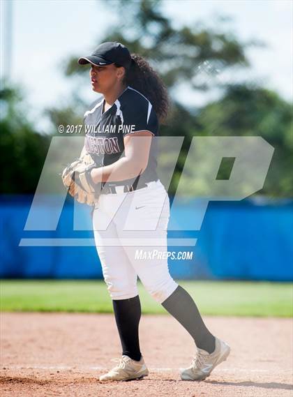 Thumbnail 2 in Yorktown vs. Kingston (NYSPHAA Class AA Regional Semifinal) photogallery.