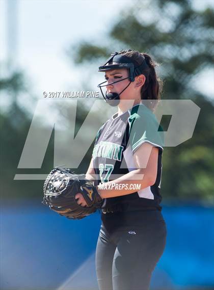Thumbnail 2 in Yorktown vs. Kingston (NYSPHAA Class AA Regional Semifinal) photogallery.