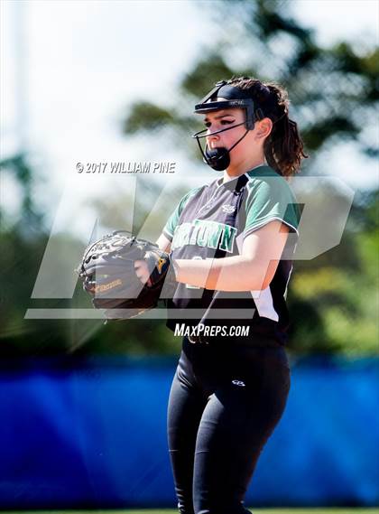 Thumbnail 3 in Yorktown vs. Kingston (NYSPHAA Class AA Regional Semifinal) photogallery.