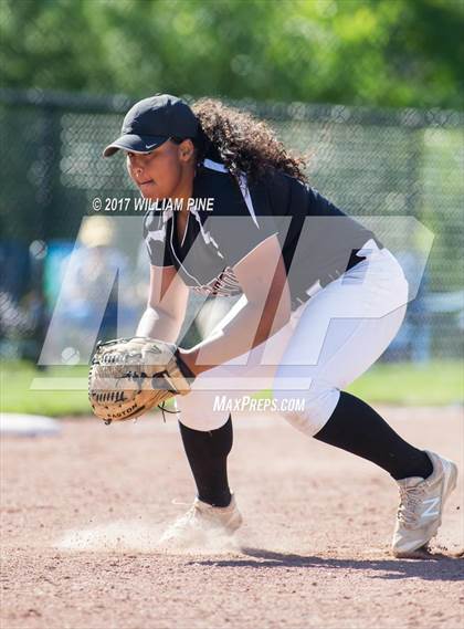 Thumbnail 2 in Yorktown vs. Kingston (NYSPHAA Class AA Regional Semifinal) photogallery.
