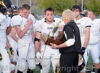 Thumbnail 2 in Yuma Catholic vs. Round Valley (AIA D5 Final) photogallery.