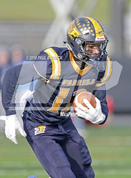 Thumbnail 2 in Farrell vs. Lackawanna Trail (PIAA 1A Championship) photogallery.