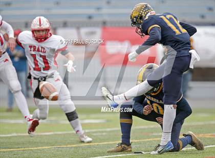 Thumbnail 2 in Farrell vs. Lackawanna Trail (PIAA 1A Championship) photogallery.