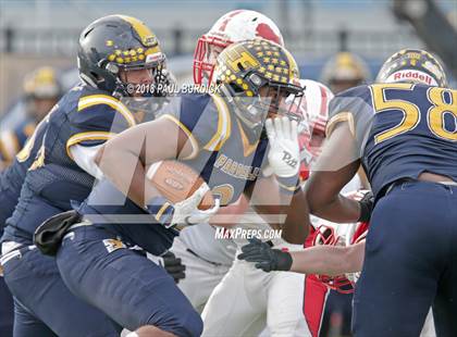 Thumbnail 3 in Farrell vs. Lackawanna Trail (PIAA 1A Championship) photogallery.