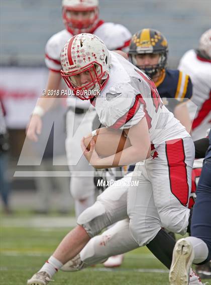 Thumbnail 3 in Farrell vs. Lackawanna Trail (PIAA 1A Championship) photogallery.