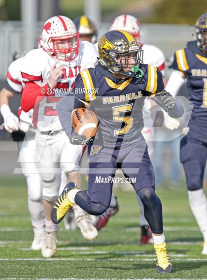 Thumbnail 2 in Farrell vs. Lackawanna Trail (PIAA 1A Championship) photogallery.