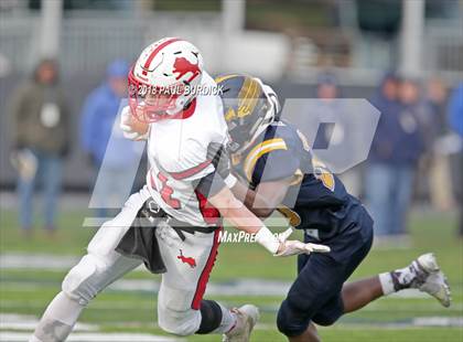 Thumbnail 3 in Farrell vs. Lackawanna Trail (PIAA 1A Championship) photogallery.