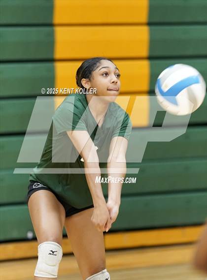 Thumbnail 2 in Adams vs. Cass Tech (Notre Dame Prep Quad) photogallery.