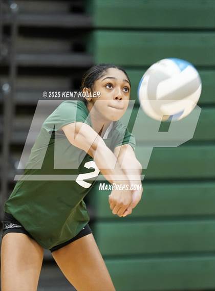 Thumbnail 2 in Adams vs. Cass Tech (Notre Dame Prep Quad) photogallery.