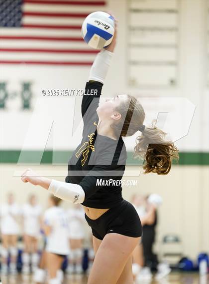 Thumbnail 3 in Adams vs. Cass Tech (Notre Dame Prep Quad) photogallery.