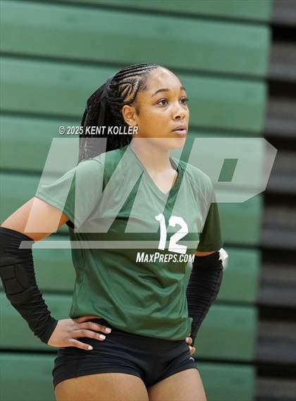 Thumbnail 3 in Adams vs. Cass Tech (Notre Dame Prep Quad) photogallery.