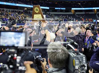Thumbnail 2 in Woodville @ Gunter (UIL 3A Division II Football Final Medal Ceremony) photogallery.