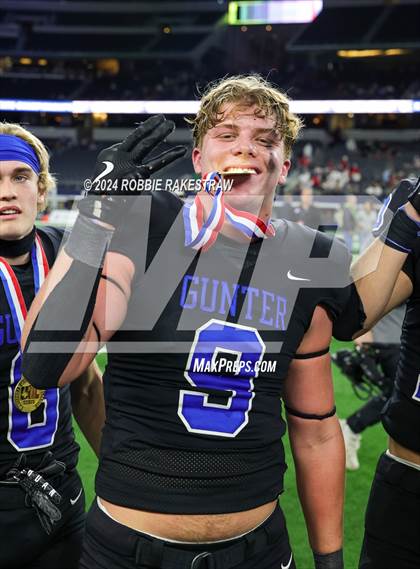 Thumbnail 2 in Woodville @ Gunter (UIL 3A Division II Football Final Medal Ceremony) photogallery.