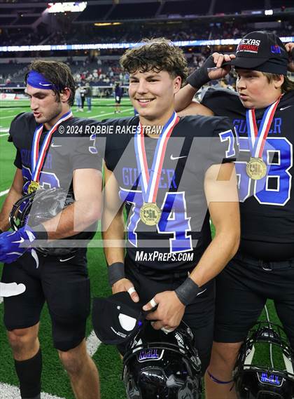 Thumbnail 2 in Woodville @ Gunter (UIL 3A Division II Football Final Medal Ceremony) photogallery.