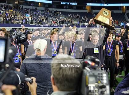 Thumbnail 3 in Woodville @ Gunter (UIL 3A Division II Football Final Medal Ceremony) photogallery.