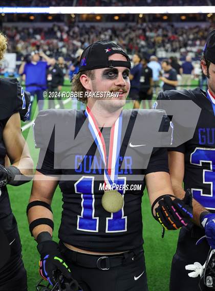 Thumbnail 3 in Woodville @ Gunter (UIL 3A Division II Football Final Medal Ceremony) photogallery.