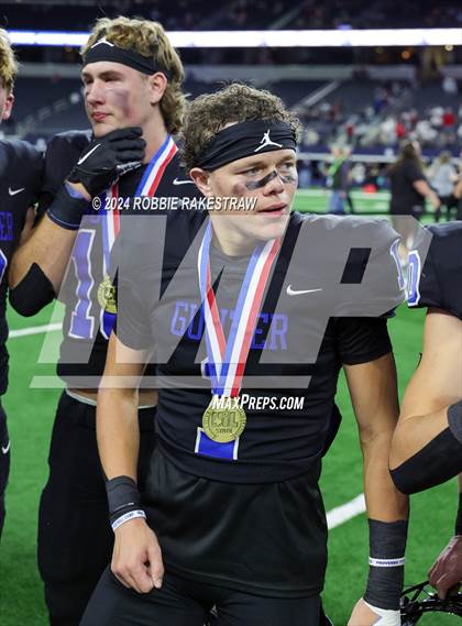 Thumbnail 1 in Woodville @ Gunter (UIL 3A Division II Football Final Medal Ceremony) photogallery.