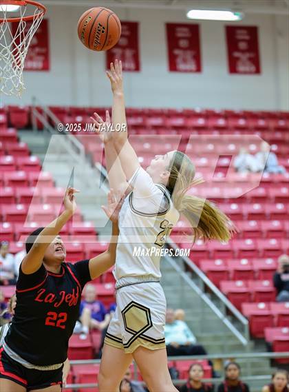 Thumbnail 2 in Jefferson vs McGregor (AutoWorld Chevrolet GMC Year-End Classic) photogallery.