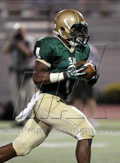 Thumbnail 2 in St. Joseph Regional vs. DeMatha (I-95 New Jersey Football Classic) photogallery.